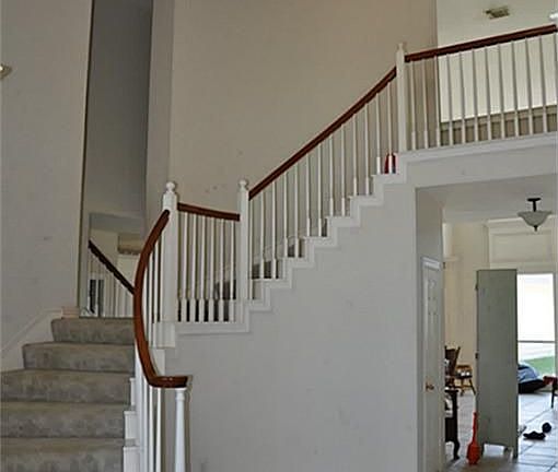 3rd image of 1715 Sabine Ln