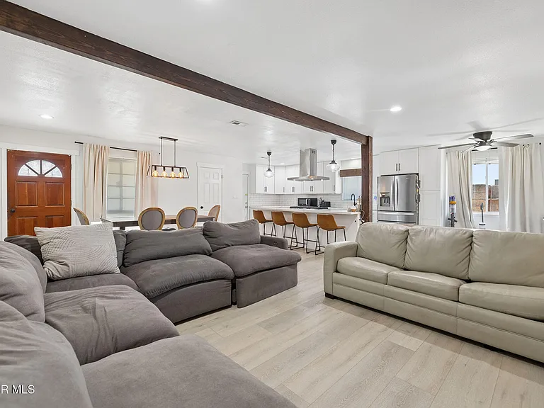 2301 Mono St — Photo 15
