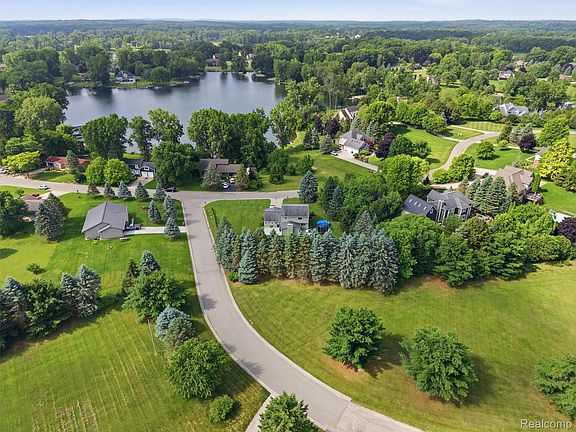 3rd image of 4040 Taggett Lake Dr