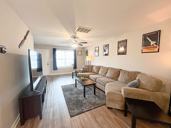 3rd image of 645 Stowe Ct