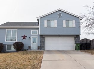 108 Citadel Dr, Papillion, NE 68133