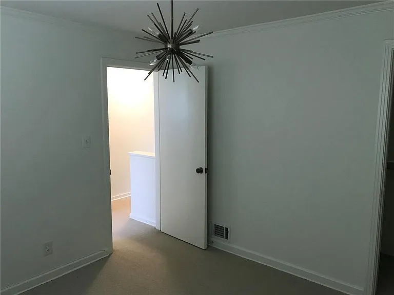 75 Roswell Ct NE — Photo 9
