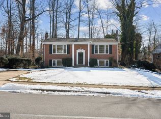9005 Orange Hunt Ln, Annandale, VA 22003
