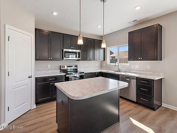 3rd image of 11112 Ornate Pl