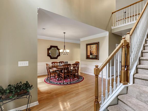 3rd image of 160 Hearthstone Ln