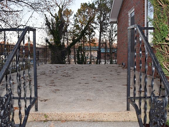 3rd image of 113 Hibiscus Dr