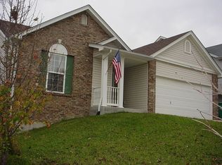 560 Winter Bluff Dr, Fenton, MO
