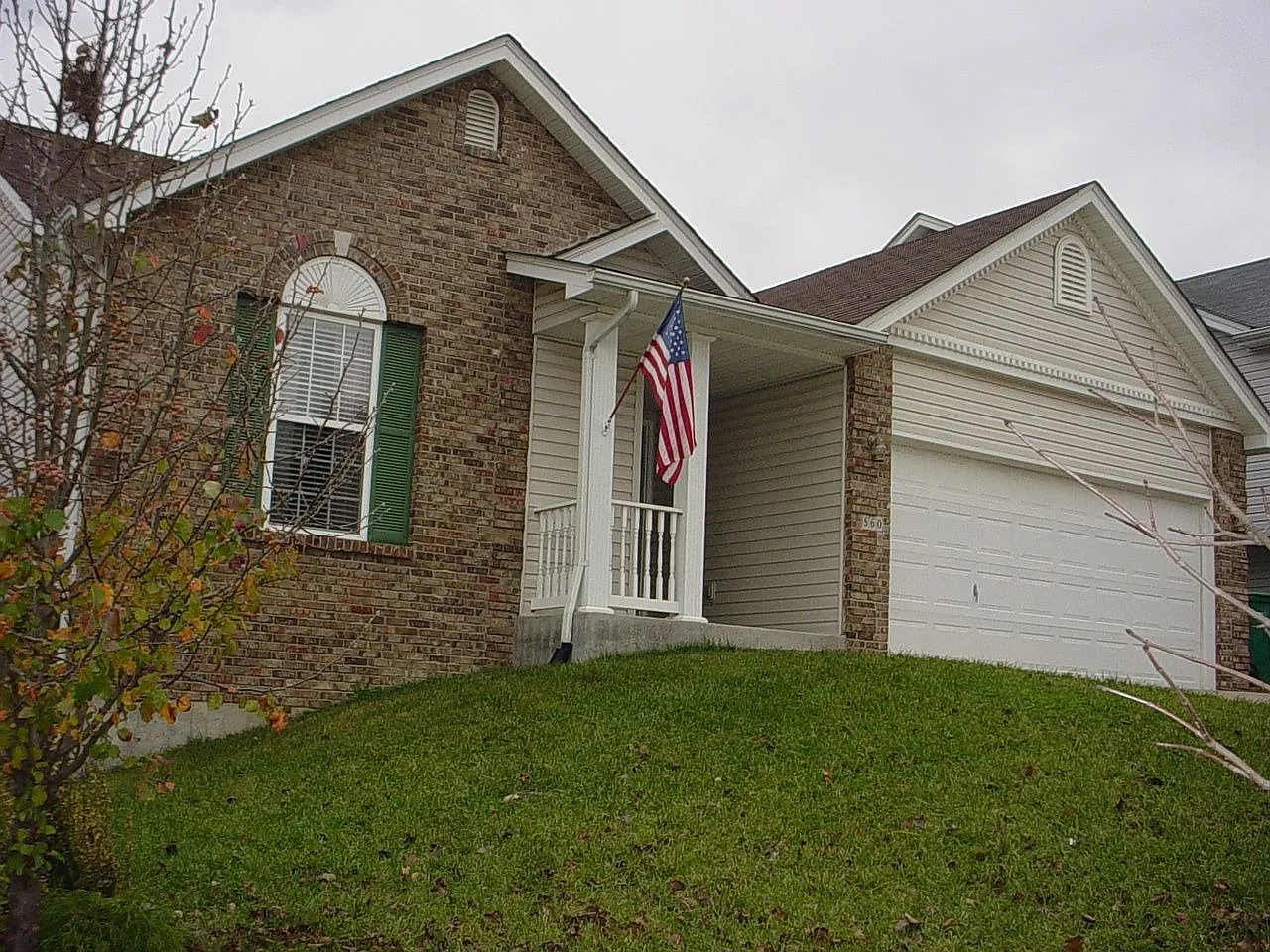 560 Winter Bluff Dr photo 1