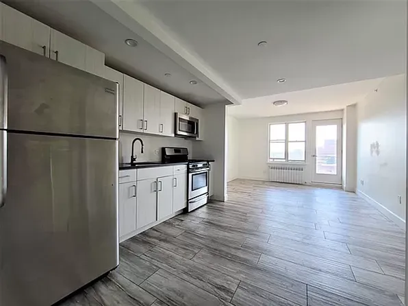 106 Remsen Avenue image 2 of 12