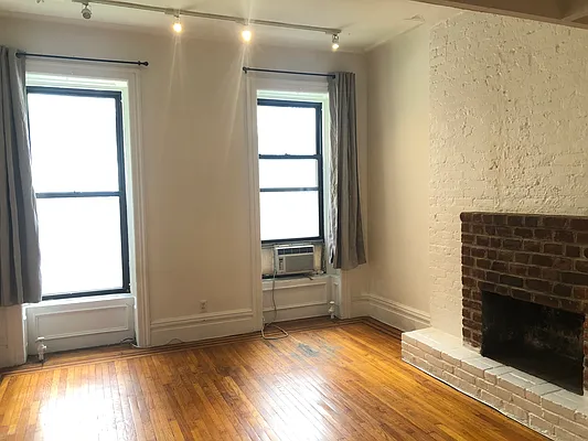 Rented by Triumph Property Group | media 6