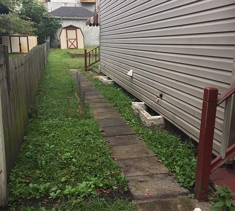 2nd image of 225 Plum St