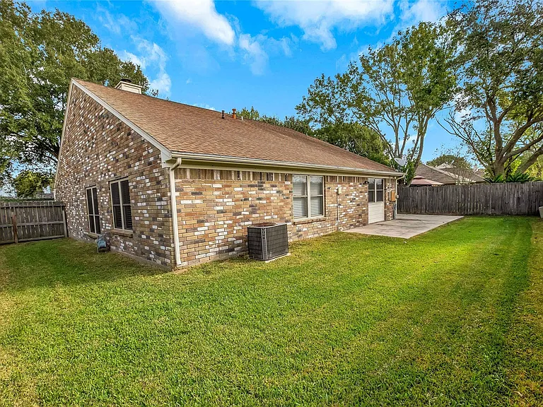 5216 Spring Branch Dr — Photo 17