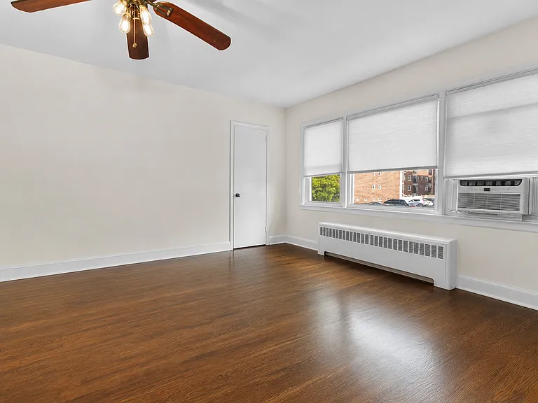725 E Broadway #4 — Photo 4
