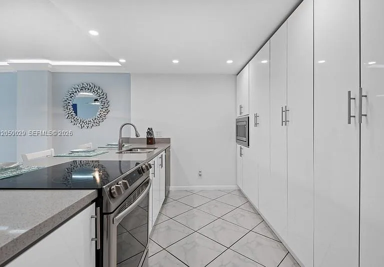 3800 S Ocean Dr #410 — Photo 5