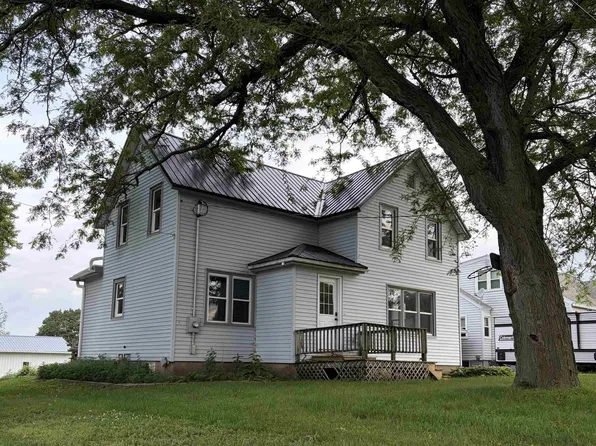 709 S Madison St, Wellsburg, IA 50680