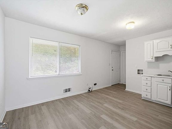 5th image of 1947 Grange Dr SE