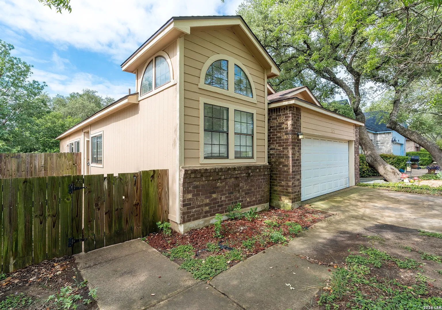 Beautifully Updated 3-Bedroom Home In Timber Ridge — Photo 2