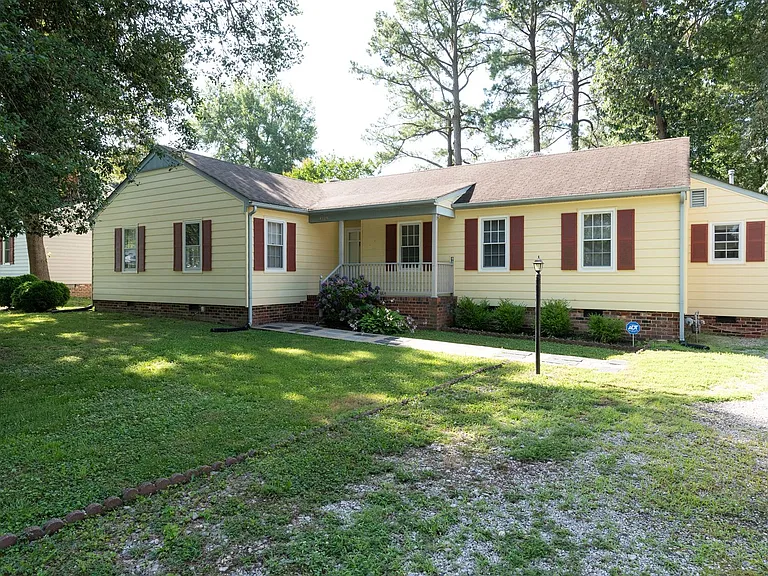 4329 Deertrail Dr N — Photo 38