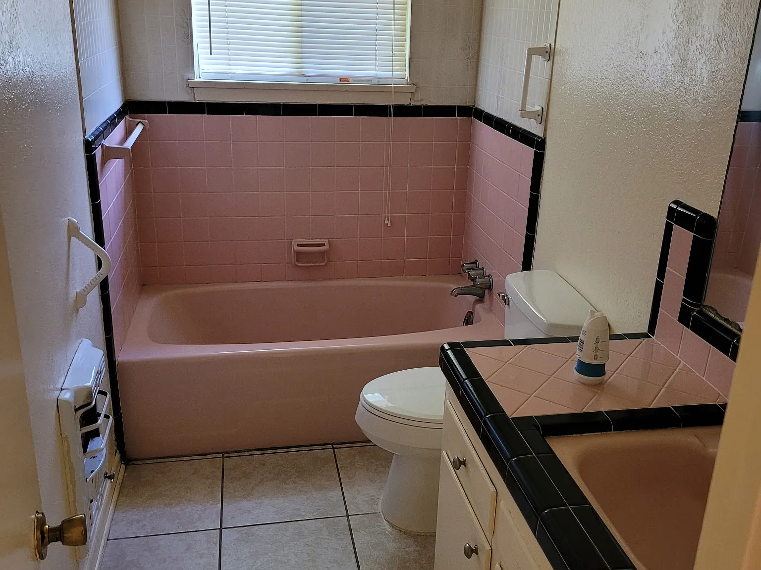 4 bed, 1.5 bath, $1,200 — Photo 2