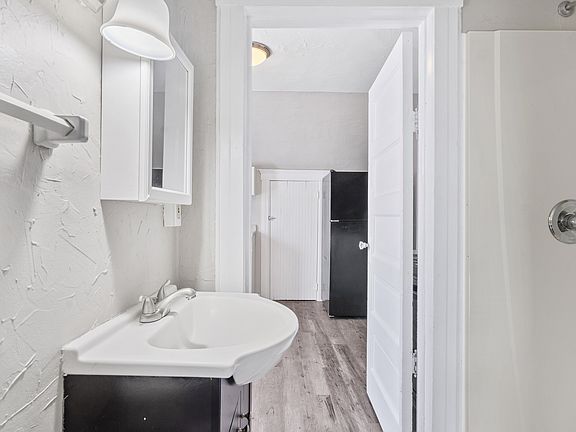 4th image of 1861 5th St #2