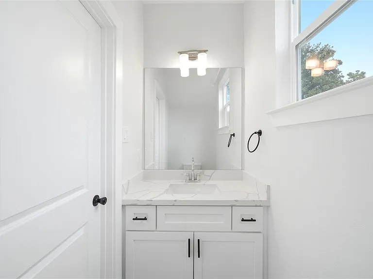2125 Paul Quinn St — Photo 12