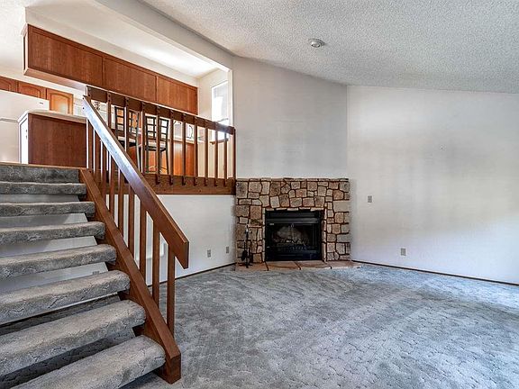 3rd image of 200 Riverwood St