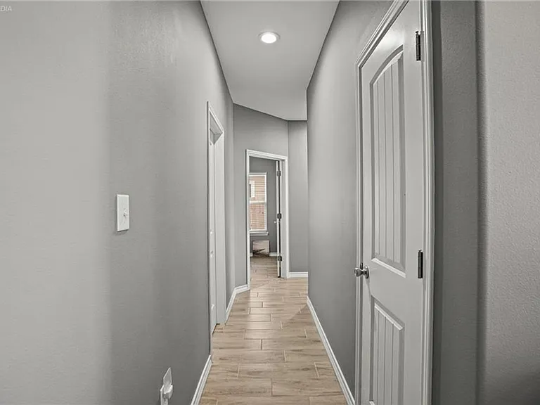 3921 Woodhouse Ln — Photo 9