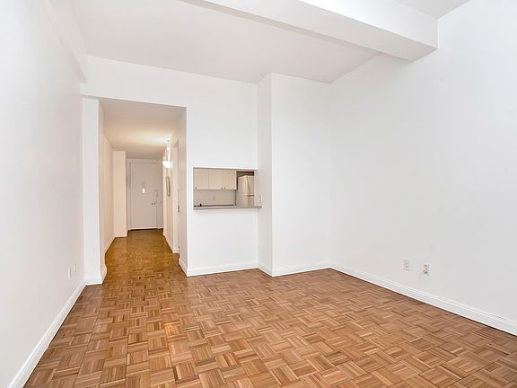 4th image of 88 Greenwich St APT 421