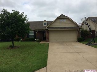 20317 E 44th St, Broken Arrow, OK 74014