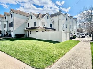200 Dongan Hills Ave, Staten Island, NY 10305