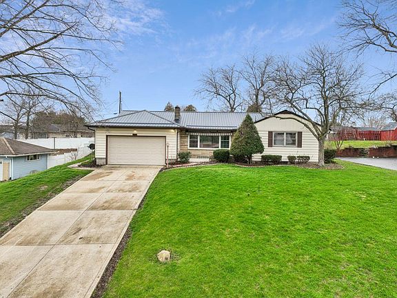 3rd image of 13 Eastgate Dr