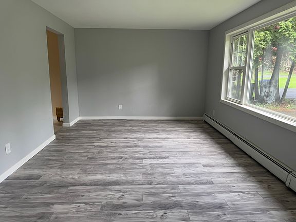 2nd image of 1013 Main St #1