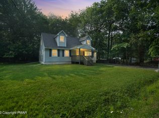 2170 Vacation Ln, Pocono Summit, PA 18346