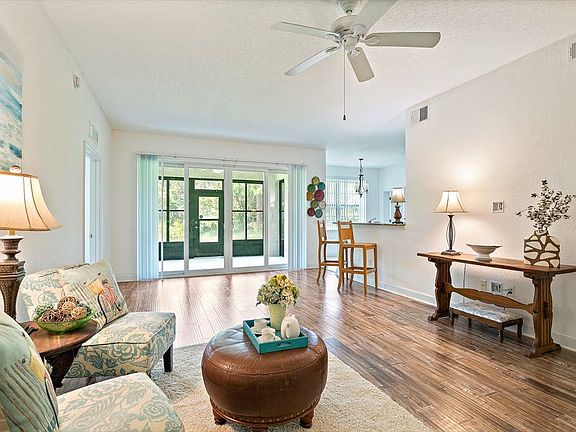 5th image of 641 Shores Blvd