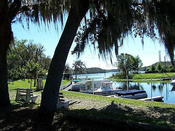 2nd image of 113 Cypress Dr