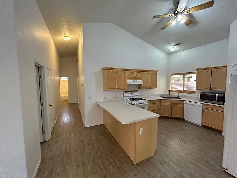 2405 S 770 W — Photo 11