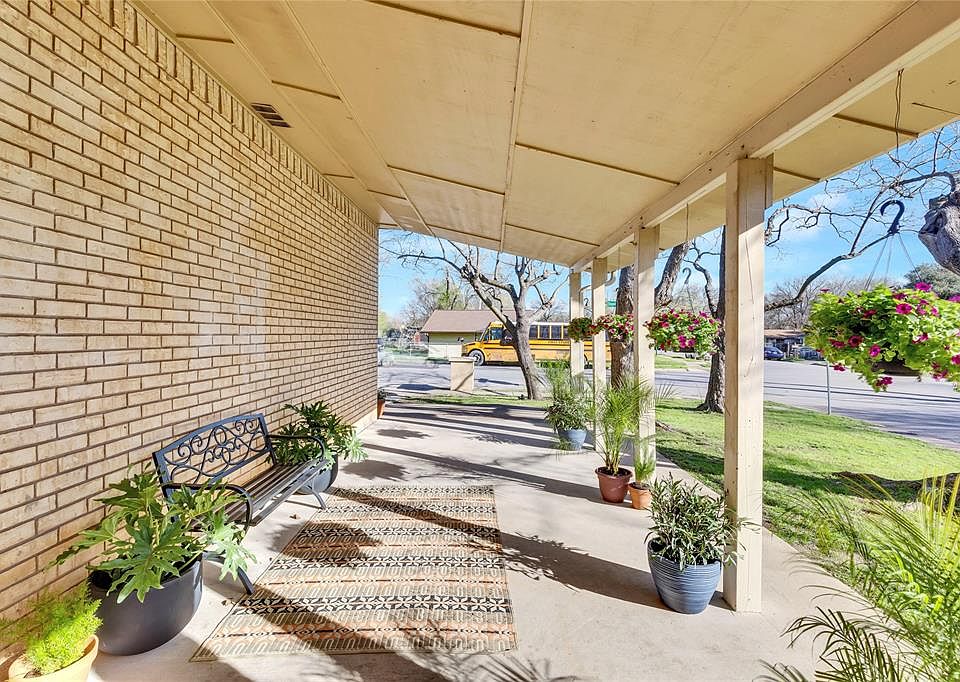 6710 Stonleigh Pl, Austin, TX 78744 MLS 9348210 Zillow