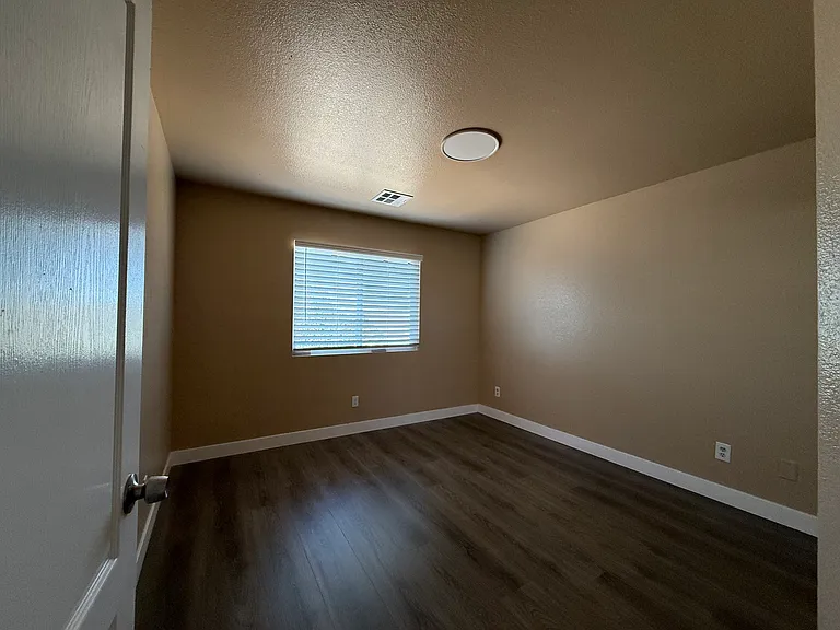 43834 Easy St — Photo 13