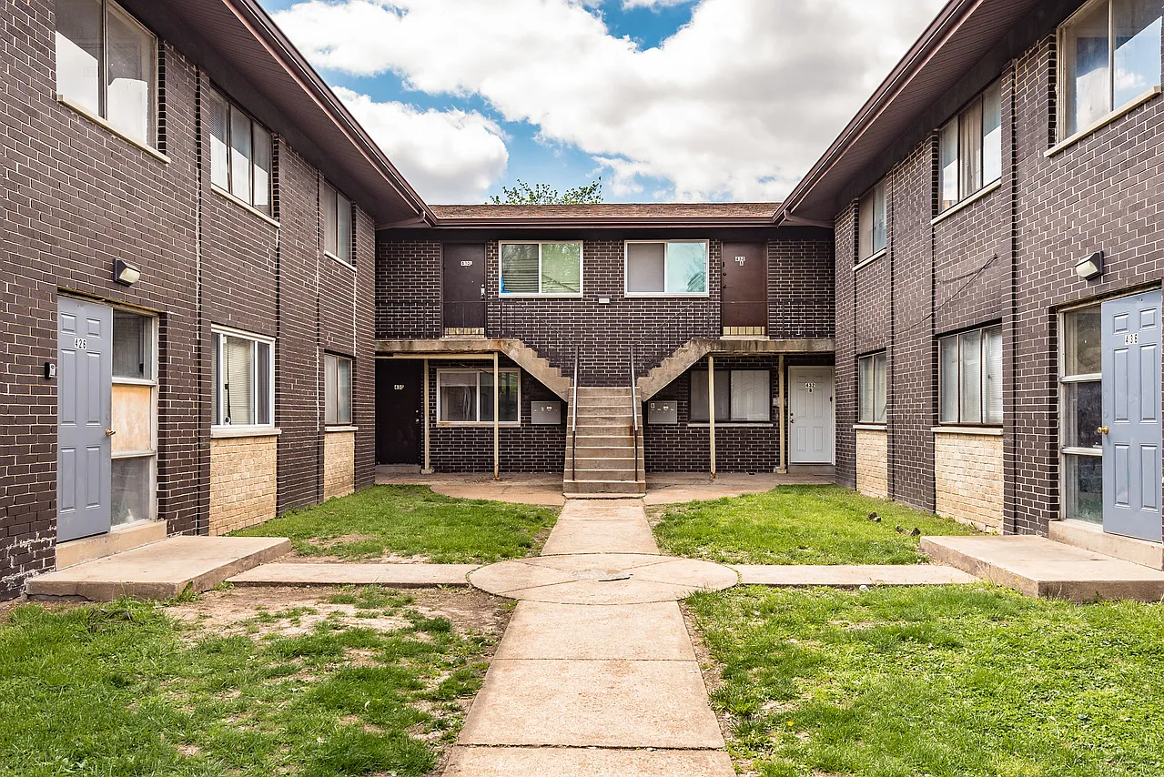 2 bed, $900 — Photo 3