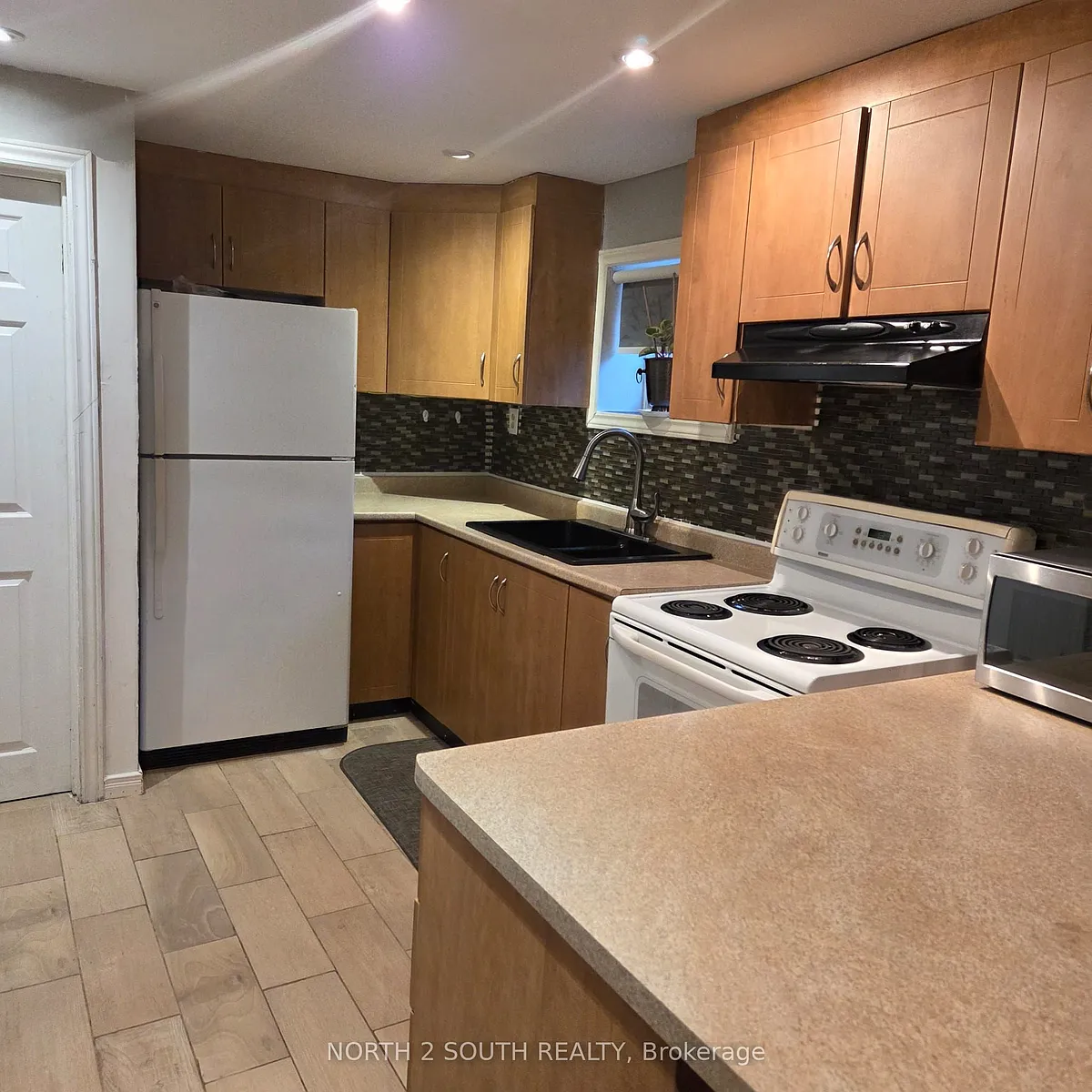 Building Photo - 7739 Priory Cres #BASEMENT