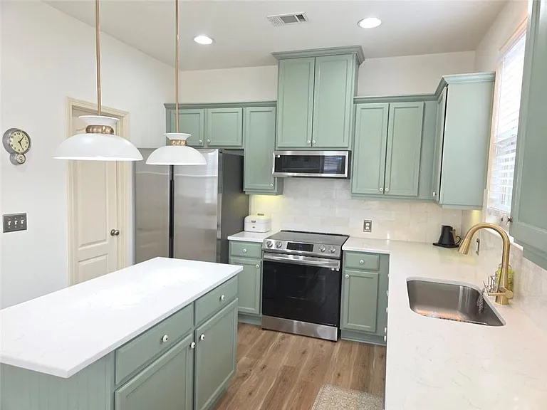 2281 Attewood Dr — Photo 12