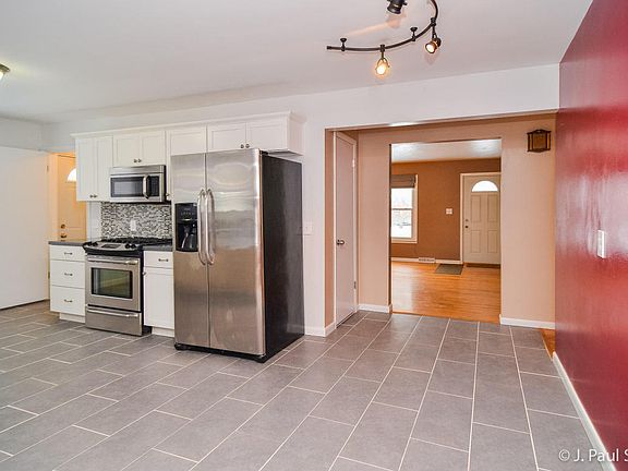 5th image of 1458 Gentian Dr SE