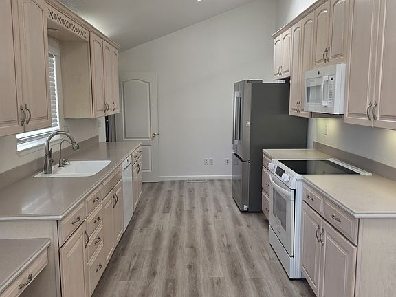 4th image of 2025 Willester Ave #A