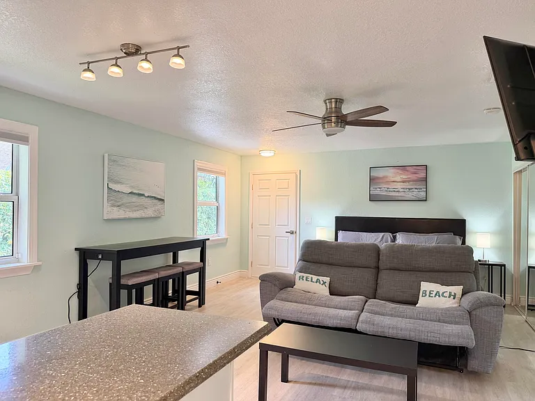 6100 Francis St #B — Photo 20