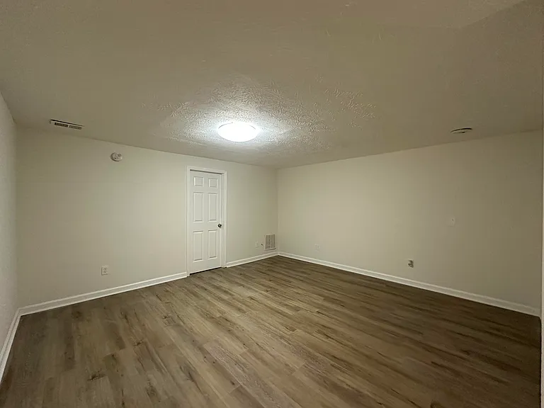 1801 Queen Anne Ct — Photo 23