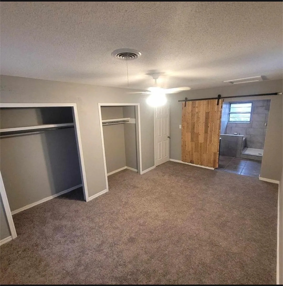 3 bed, 2.5 bath, 1600 sqft, $1,600 — Photo 2