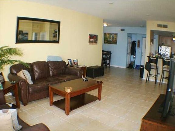 2nd image of 511 SE 5th Ave APT 1521