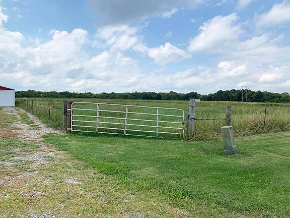5th image of 481 County Road 1225 E