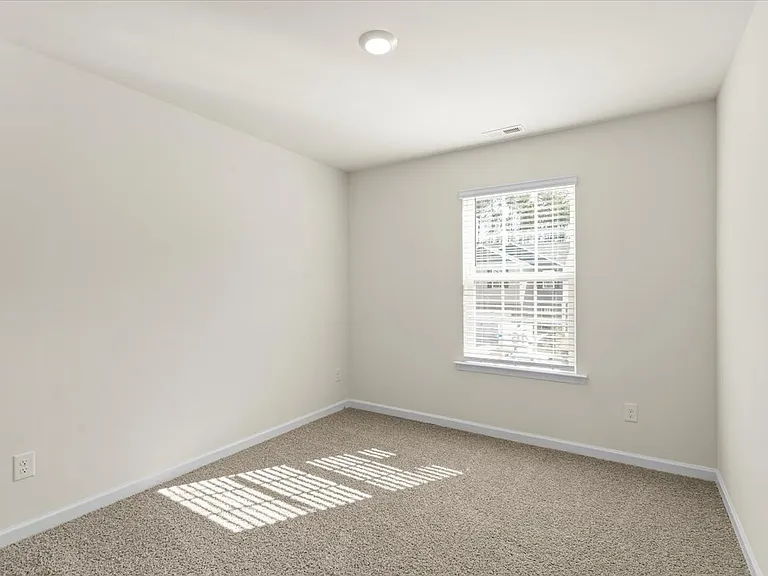 1339 37th Avenue Ln NE — Photo 20