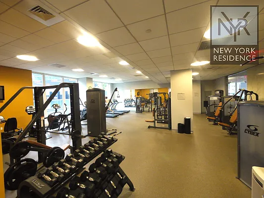 Sold by New York Residence | media 9